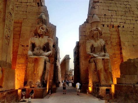 ¡Explora el Templo de Kom Ombo! Un tesoro arqueológico dual y un misterio arquitectónico!