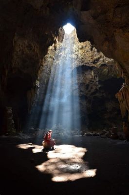 ¡Sumérgete en la Historia y la Naturaleza en el Sitio Arqueológico de Jinfo Shan!