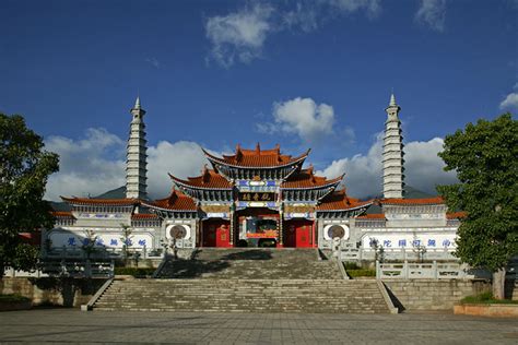  ¡Sumérgete en la Historia y la Belleza del Templo de Guanyin en Zhongshan!