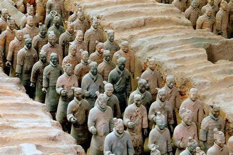  ¡Sumérgete en la historia milenaria del Mausoleo de Qin Shi Huang! Espectáculo arqueológico y arte funerario único.