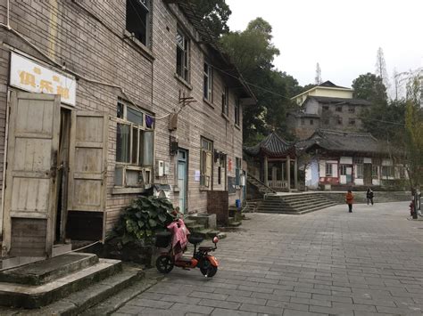  ¡Explora las maravillas históricas del Templo Dongling en Fushun!